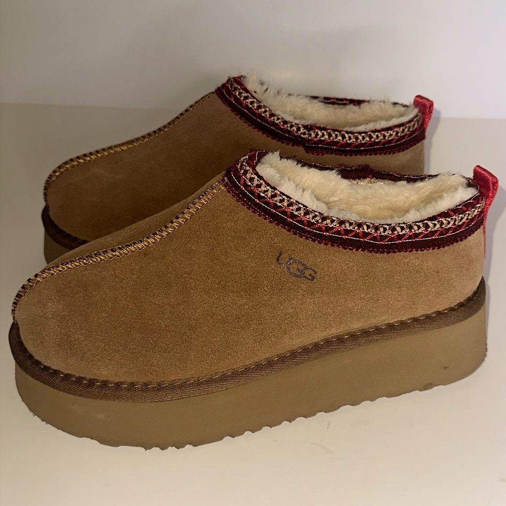 Uggs Platform Tazz Slippers Women SZ 11 Tan